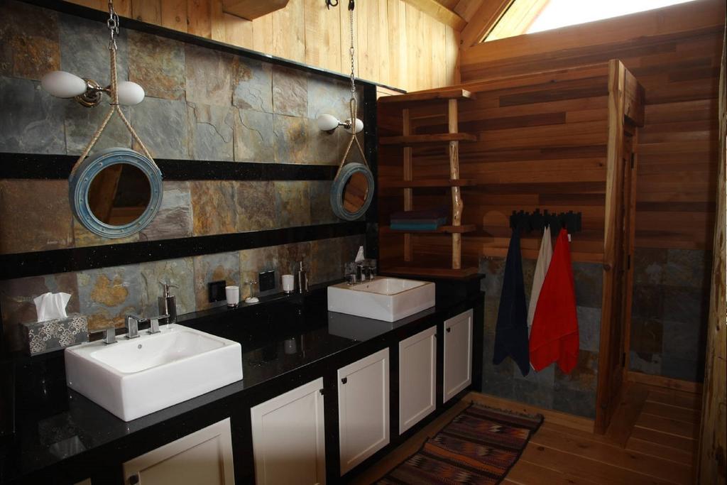 Ldr Lodge - Last Dollar Ranch Smithers Bagian luar foto